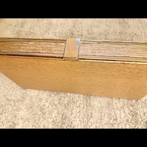 Rose gold box clutch with chain - NWT - Picture 3 of 5